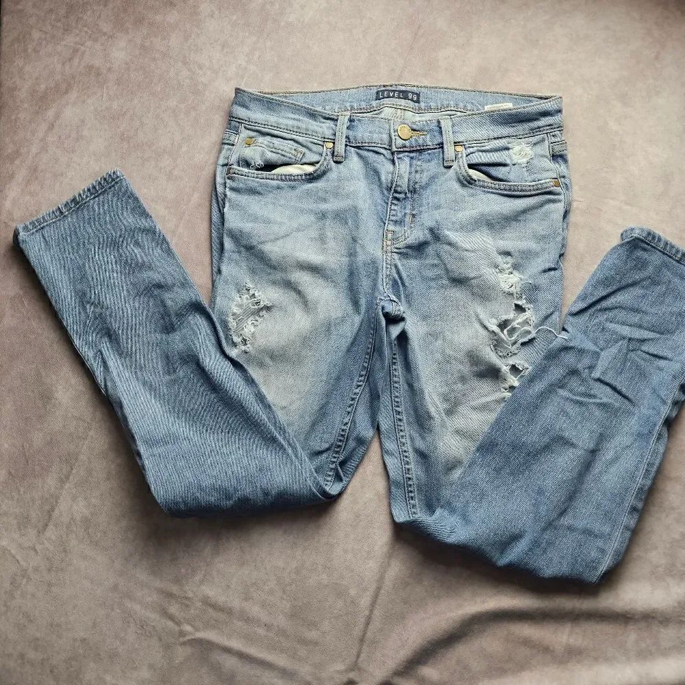 Women's LEVEL 99 Distressed Straight Leg Jeans Size 25‎